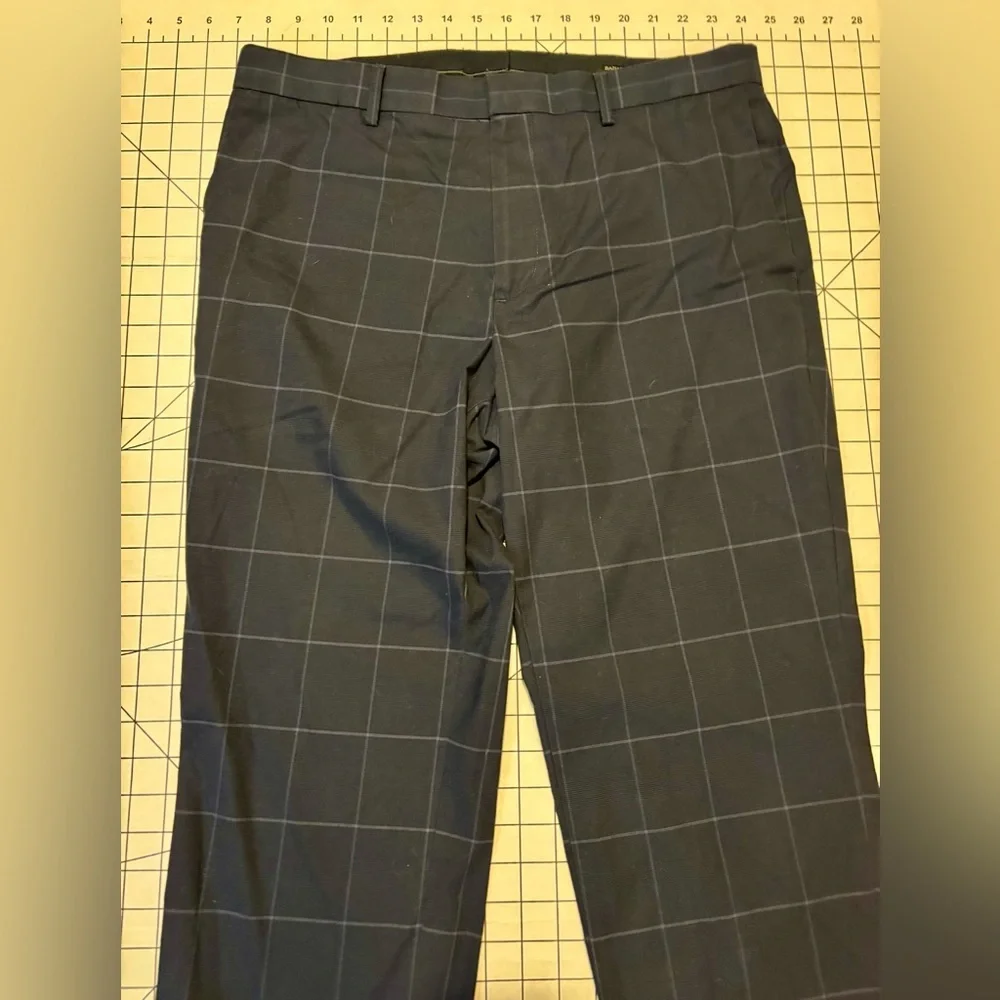 Banana Republic Men's Size‎ 33/30 Navy Slim Fit Checkered Pants